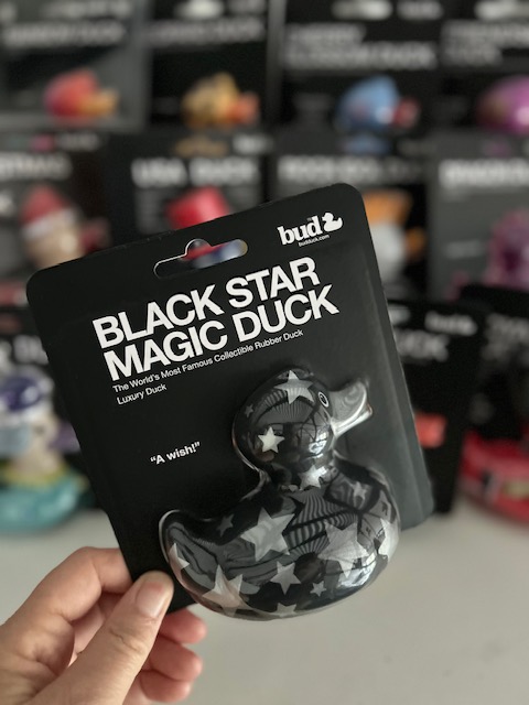 Bud Luxury Black Star Magic Rubber Duck